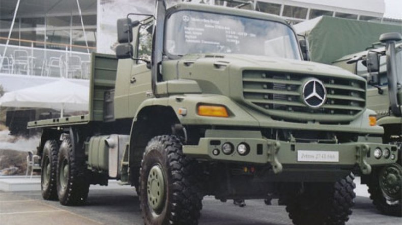 الجزائر تنتج أول شاحنة “مرسيدس بنز”