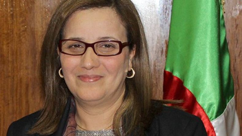 بوتفليقة يكلف وزيرة التضامن باستلام جائزة “نساء في البرلمانات”