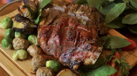 فخذ خروف في الفرن