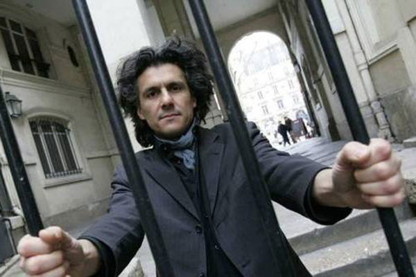 Rachid Nekkaz Asks French Justice Minister To Jail Him For Two Months