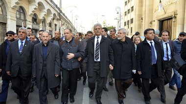 La nouvelle Constitution maintient le conflit entre le pouvoir et l’opposition