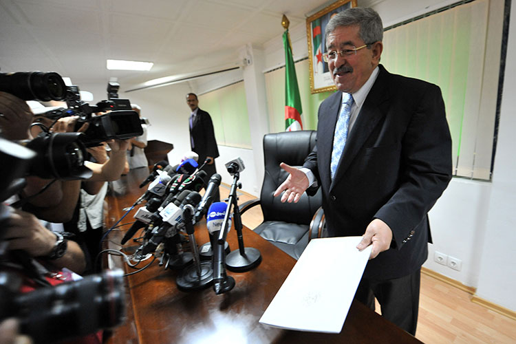 Ouyahia refuse d’adhérer au «Front» de Saâdani !