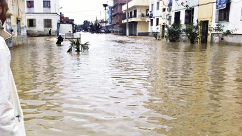 الأمطار تعزل بلديات وتلحق أضرارا بالمباني والطرق بباتنة