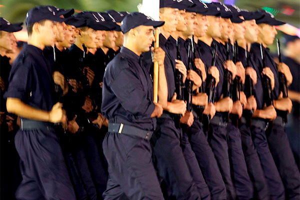 Fromage avarié livré aux agents de police