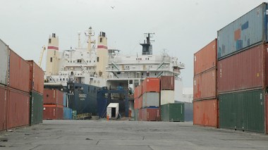 7 Conditions Exclude 38 Importers of Bananas