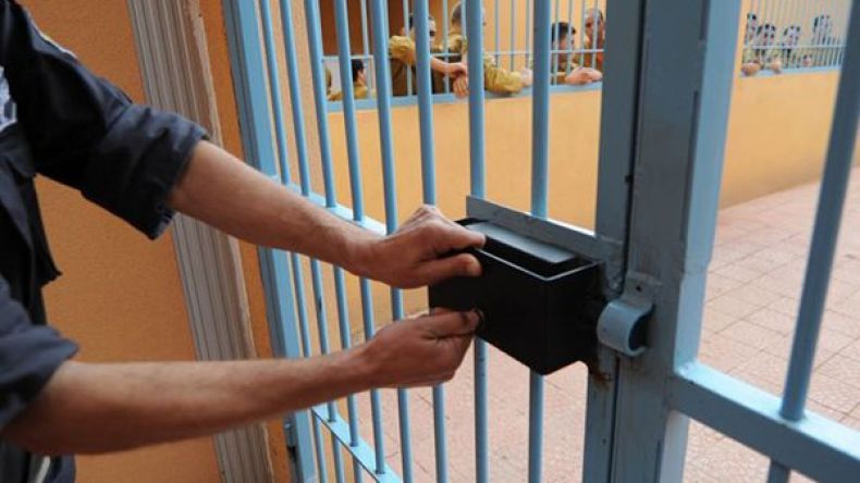 سجين يعتدي على وكيل الجمهورية داخل المحكمة بمستغانم