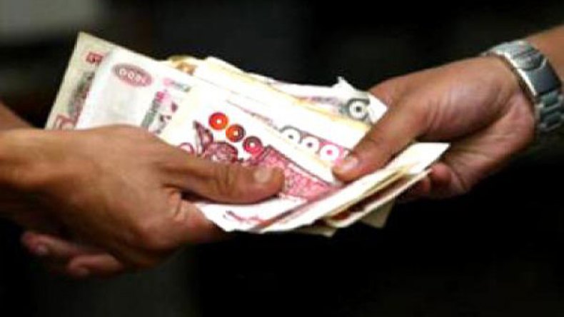 ضبط موظفين متلبسين بتلقي رشوة في معسكر