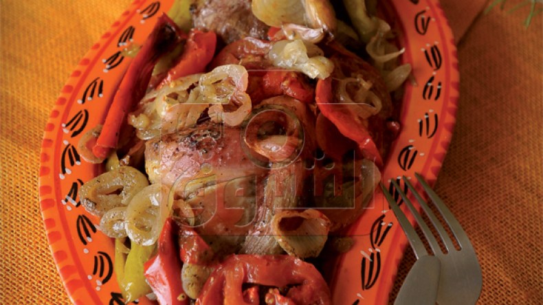 اللحم المحمر بالخضار في الفرن