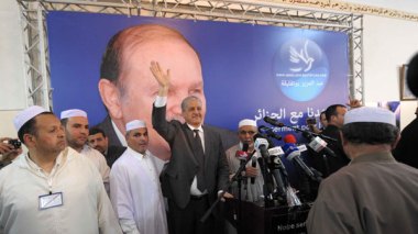 Disgruntled protesters violently disrupt Sellal’s election rally in Metlili