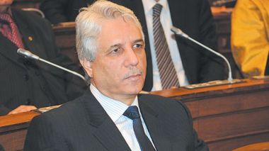 Louh refuse de commenter les déclarations du général Toufik