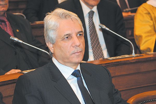 Louh refuse de commenter les déclarations du général Toufik