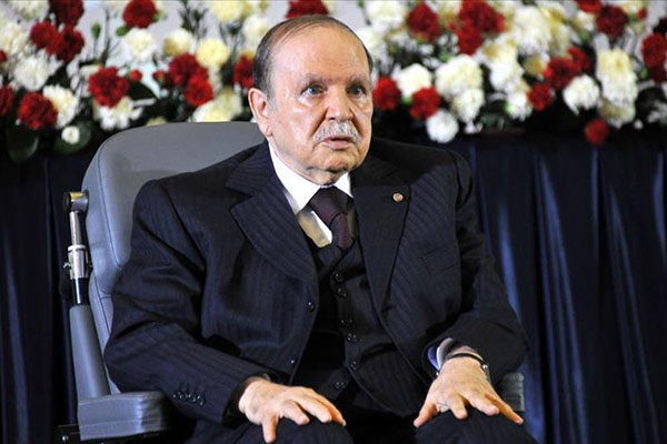 Bouteflika vivement défendu par ses partisans