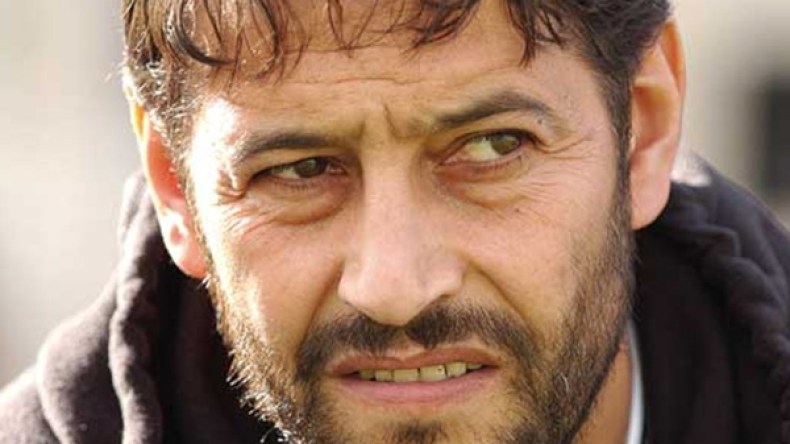 زرقان ينسحب في صمت