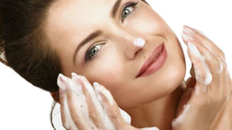 هكذا تتخلصين من المسامات الواسعة؟!