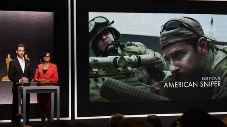 “القناص الأمريكي” يسيئ للمسلمين !