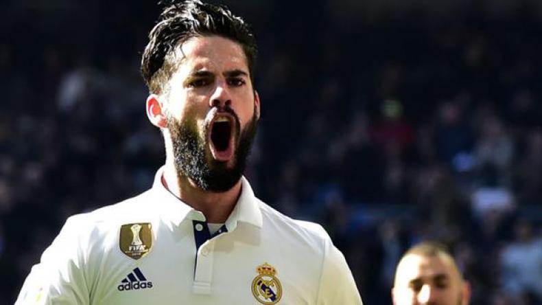 لاعب ريال مدريد إيسکو ينجو من الموت على يد مناصر إسرائيلي