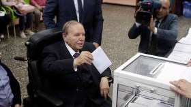 الرئيس بوتفليقة يدلي بصوته في الانتخابات المحلية