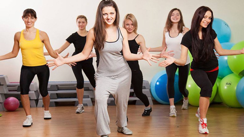 الزومبا.. رياضة راقصة “تخطف” الجزائريات في الصيف