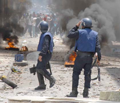 Six policiers blessés à la suite d’un affrontement avec des jeunes à El Affroun