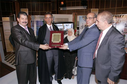 Echorouk rend un vibrant hommage à Hafidh Derradji…et c’est sa mère qui crée l’événement !