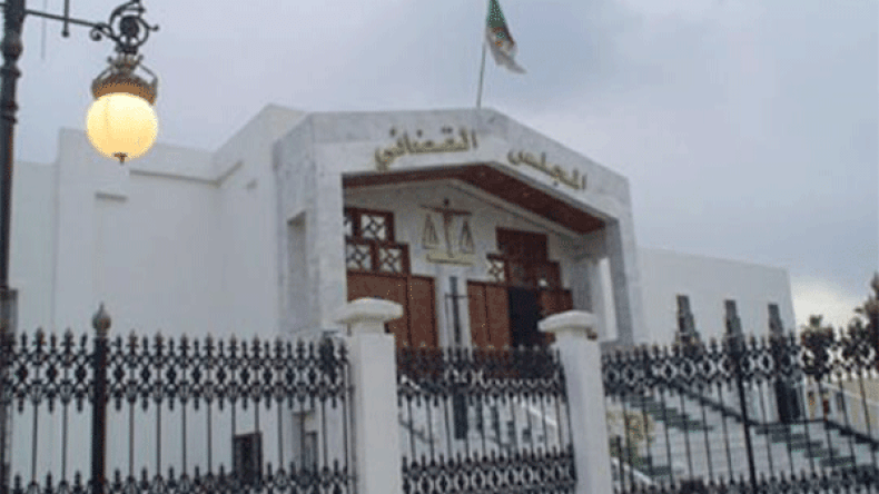 أحكام بين شهرين وسنتين لـ 31 مناصرا لفريق شبيبة سكيكدة