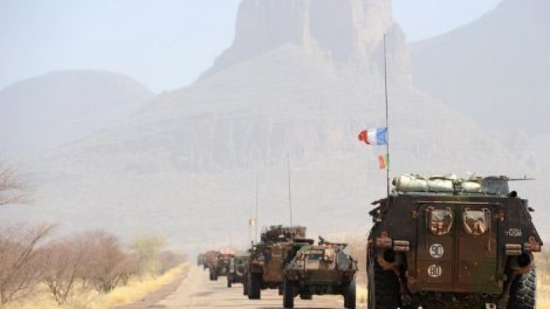 مقتل أربعة انتحاريين وإصابة جنديين في اعتداءين انتحاريين شمال مالي