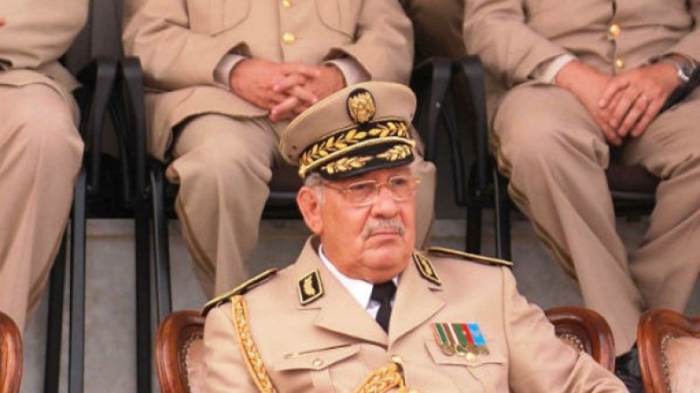 قايد صالح: الجيش اتخذ تدابير لردع كل متربص غادر