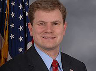 Le coordinateur du programme de la lutte antiterroriste à la Maison-Blanche, Daniel Benjamin : « Washington ne pense pas à établir une base militaire au Sahel »