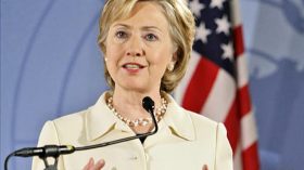 مكتب التحقيقات الفيدرالي: لا مبرر لاتهام كلينتون جنائيا بسبب الرسائل