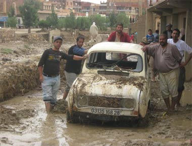 Pluies diluviennes sur l’ouest, les Hauts-Plateaux et le centre du pays : Djelfa dans la tourmente, Alger très affectée