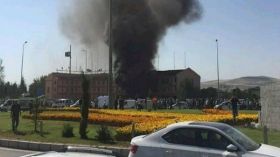 3 قتلى و أزيد من 100 جريح في انفجار سيارة مفخخة شرق تركيا