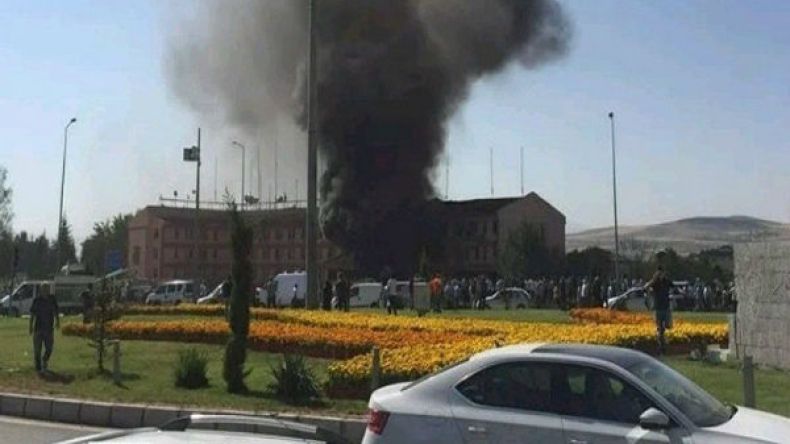 3 قتلى و أزيد من 100 جريح في انفجار سيارة مفخخة شرق تركيا