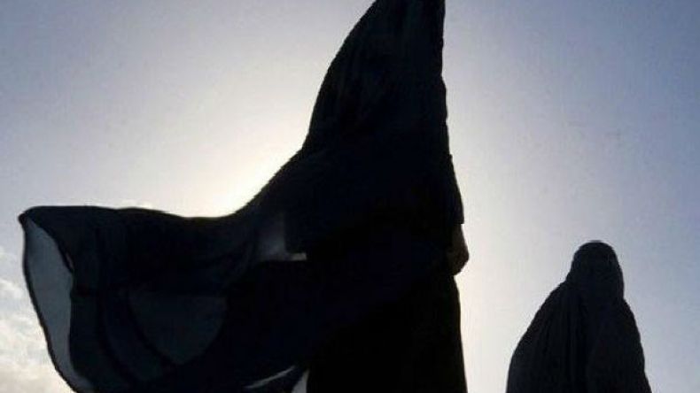 هَكَـــذَا خُلِقَـــتْ