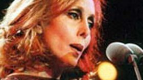 فيروز  تلتقي  جمهورها  ببيروت  بعد  أربع  سنوات  من  الاحتجاب