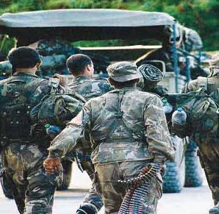 Trois militaires tués et deux autres blessés par l'explosion d'une bombe au passage de leur convoi près de Baghlia