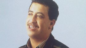 المرحوم حسني يُخرج الشابة خيرة من عُزلتها وحزنها!!