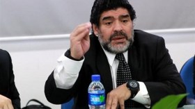 مارادونا يقاضي شركتين صينيتين لاستخدام صورته بدون إذن منه