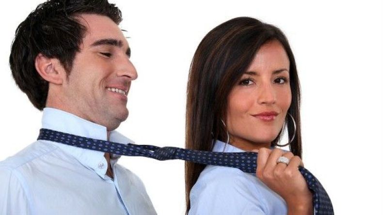 هل تساءلتِ كيف تستحوذ العشيقة على قلب زوجك؟!