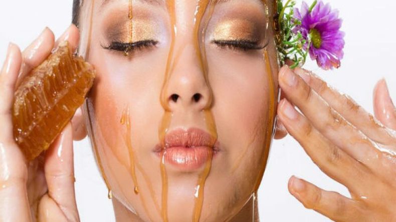 هذا القناع يعيد للبشرة نضارتها ولمعانها؟