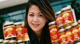 جوسلين تشنغ امرأة قهرت الظروف القاسية وأصبحت مليونيرة