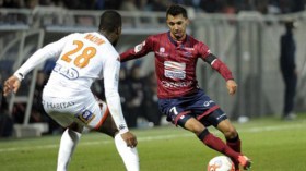 4 نواد تتصارع على “بولحية”!