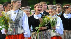 نساء لاتفيا ورجال هولندا الأطول في العالم.. فمن الأقصر؟