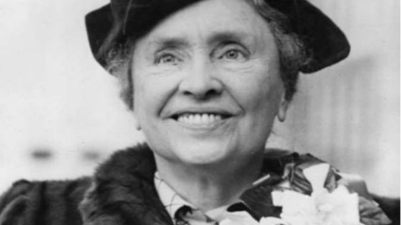 هلين كلير أعجزها المرض فأصبحت معجزة عصرها