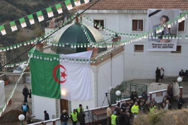Aït Ahmed enterré dans son village natal