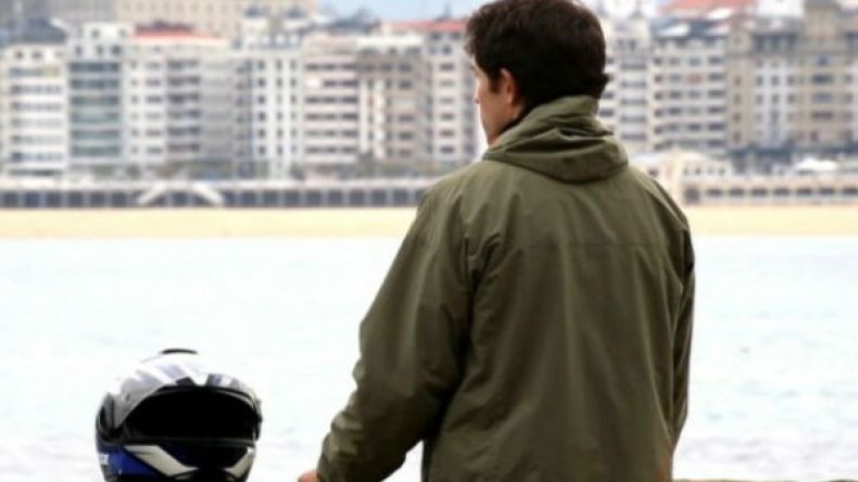 أبناؤنا بــــــــاعونا وبـــــــــاعوا دينهم!