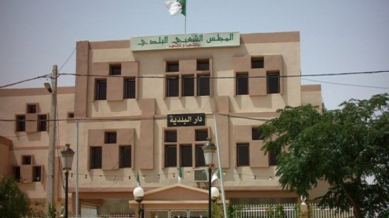 الداخلية تمنح قروضا للبلديات والولايات قريبا