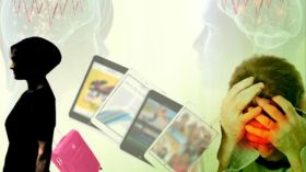 الرجال مدمنون على الهواتف الذكية أكثر من النساء!