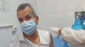 بن بوزيد يتلقى الجرعة الأولى من لقاح كورونا