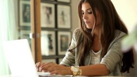 مساواة رواتب النساء مع الرجال يحتاج إلى 170 عاما!