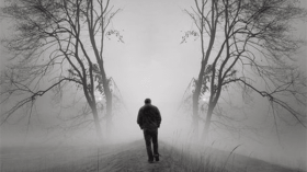 سالمي محمد .. مشروع محامي يبحث عن حضن والدته